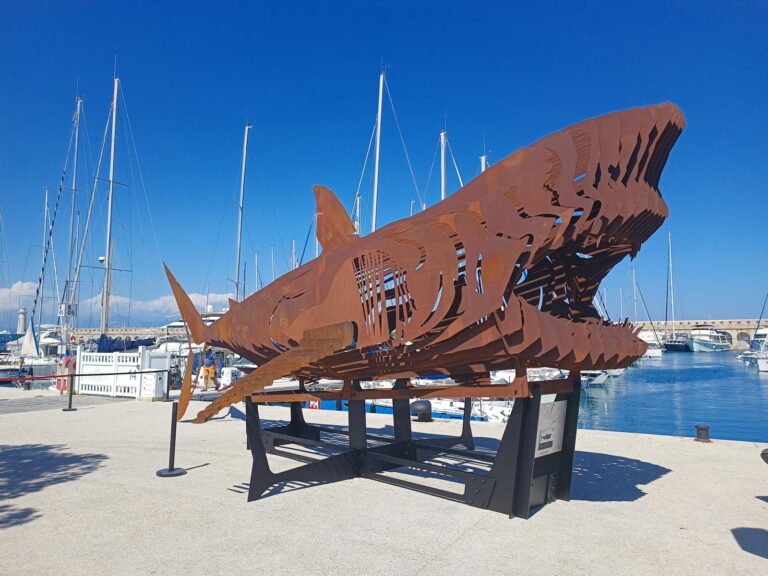 Megalodon monumental shark sculpture by Steve Chaudanson, contemporary steel artwork inspired by the prehistoric predator for luxury public and private spaces.
